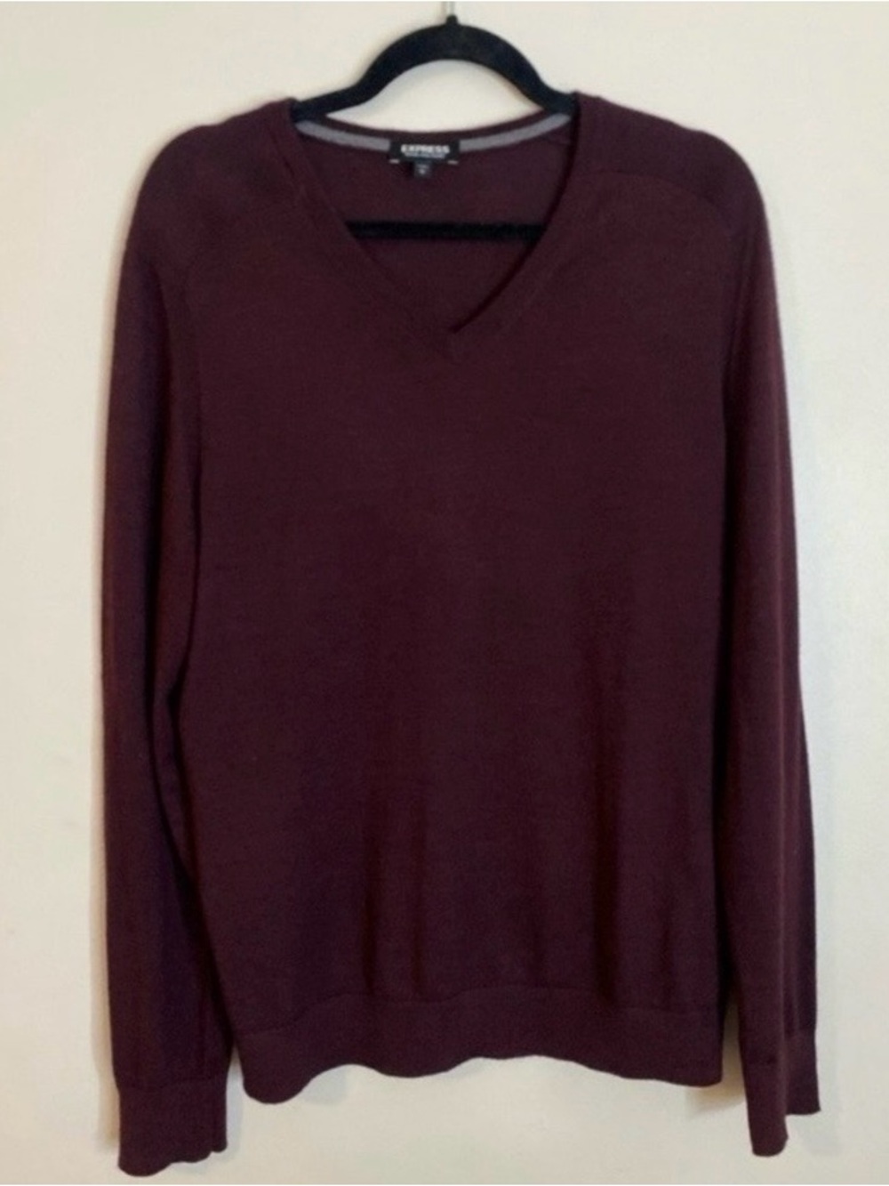 Express Merino Wool Blend Men's V-Neck Sweater - Maroon size large